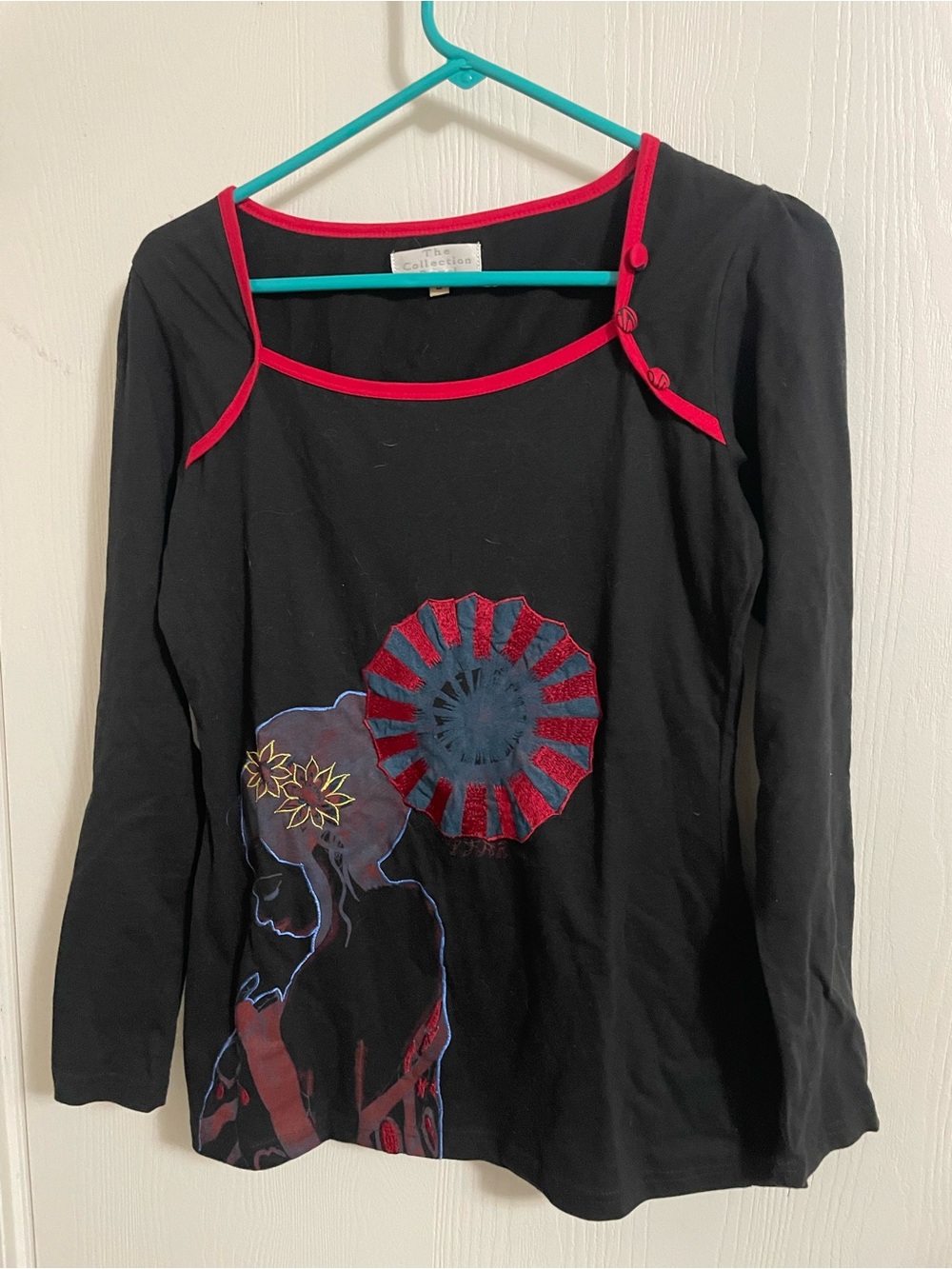 The Royal Collection Black Long-Sleeve Graphic Tee with Red Trim